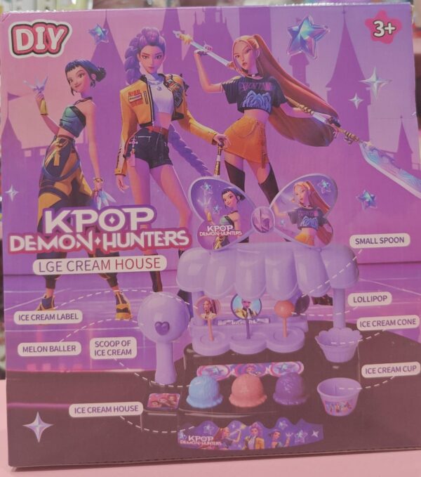 Esmi-  *K-POP DEMON HUNTERS DIY ICE CREAM HOUSE*