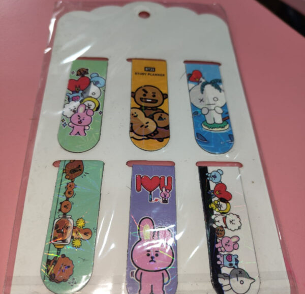 Esmi- *Magnet Book Marks*