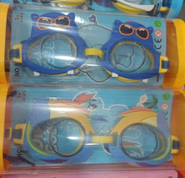 Esmi- *Swimming Goggles*