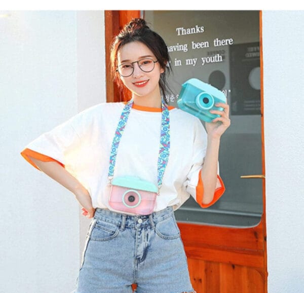 Esmi *Camera sipper* Capacity : 400 ml