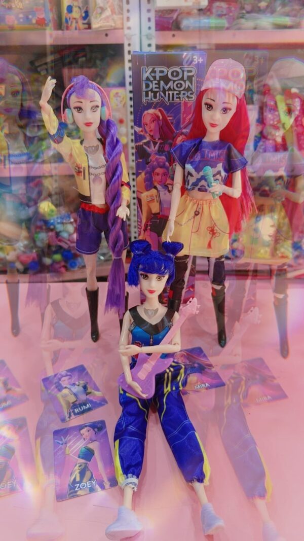 2026/07/1002795989.jpg Esmi®- *Kpop Demon Huntrix Doll with Light & Music & Accessories*