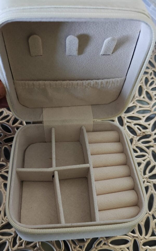 Esmi®- *Jewellery box*