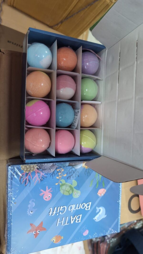 Esmi®- *Bathbomb with Toy*